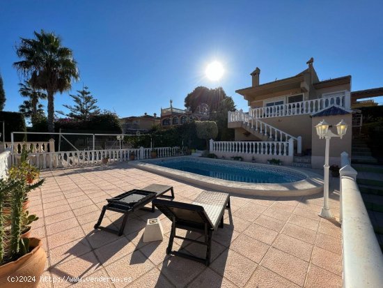  Villa en venta en Orihuela (Alicante) 