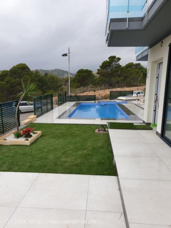 Villa en venta a estrenar en Finestrat (Alicante)