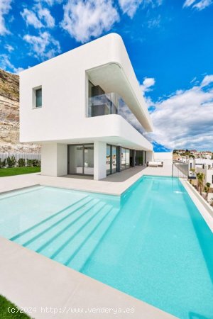  Villa en venta a estrenar en Finestrat (Alicante) 