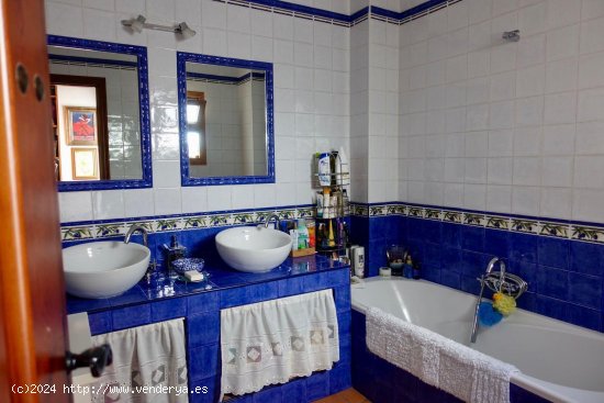 Casa en venta en Sedella (Málaga)