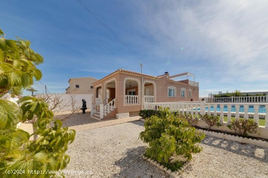  Villa en venta en Torrevieja (Alicante) 