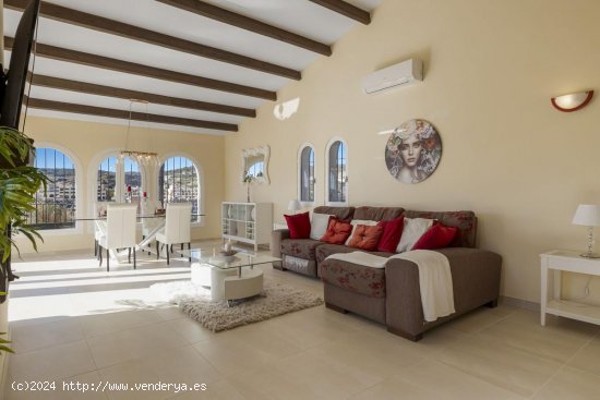 Villa en venta en Estepona (Málaga)