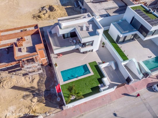 Villa en venta en construcción en Rojales (Alicante)