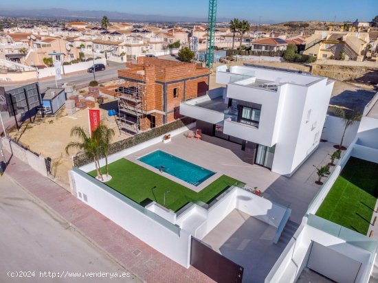 Villa en venta en construcción en Rojales (Alicante)