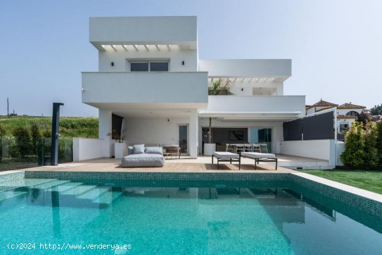  Villa en venta en Estepona (Málaga) 