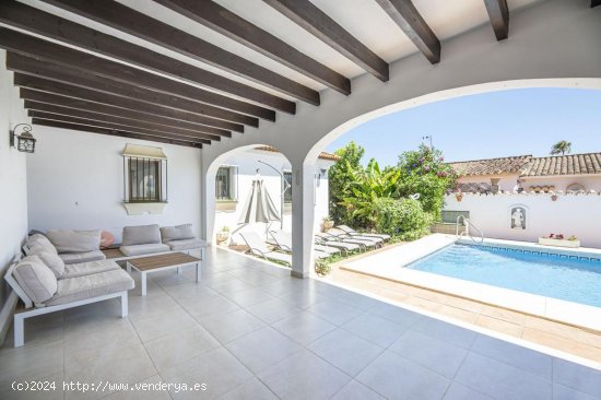 Villa en venta en Estepona (Málaga)