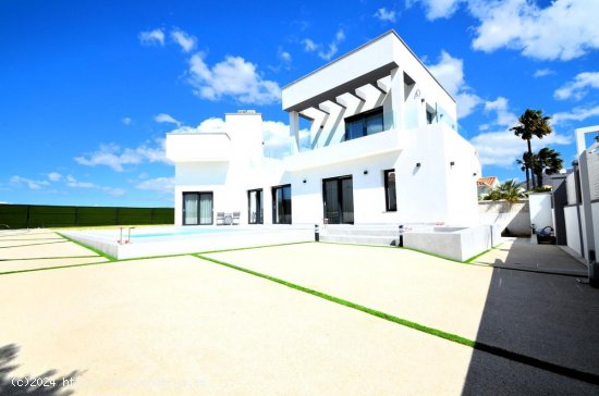 Villa en venta en Estepona (Málaga)