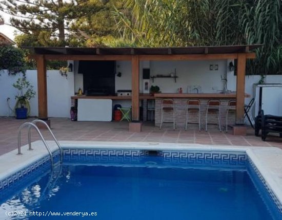 Villa en venta en Estepona (Málaga)