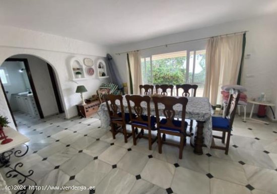 Villa en venta en Estepona (Málaga)