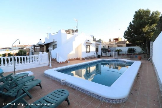  Chalet en venta en Torrevieja (Alicante) 