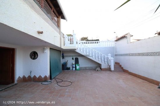 Chalet en venta en Torrevieja (Alicante)