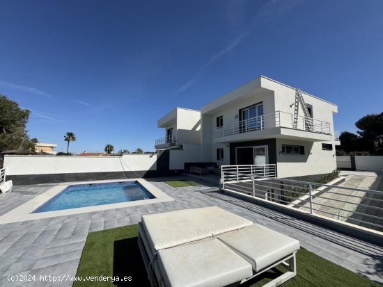  Villa en venta en Torrevieja (Alicante) 