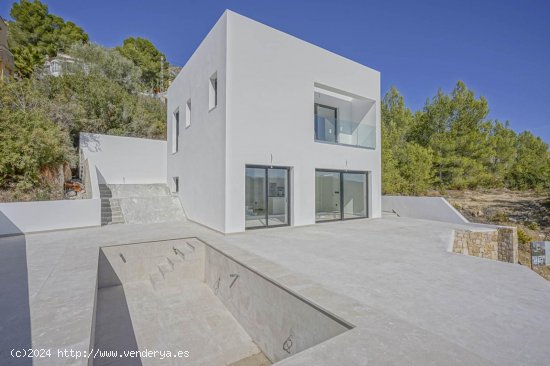 Villa en venta a estrenar en Alcalalí (Alicante)