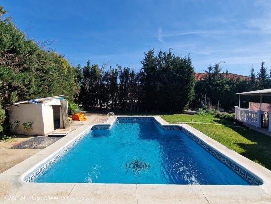 Villa en venta en Alcaucín (Málaga)