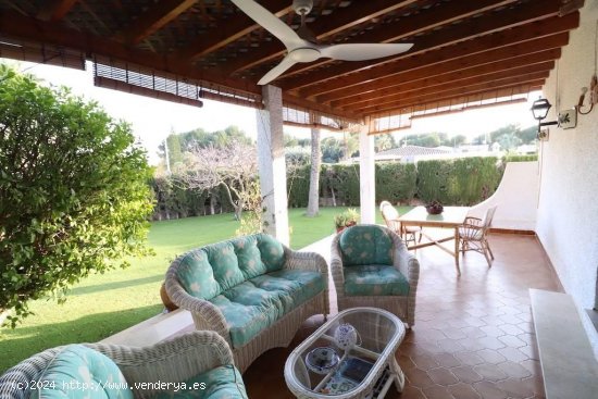 Chalet en venta en Orihuela (Alicante)