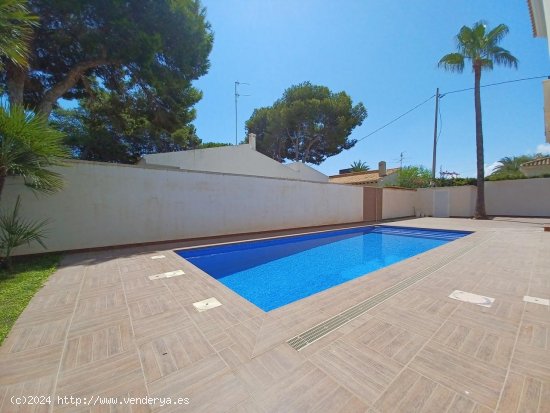 Villa en venta en Orihuela (Alicante)