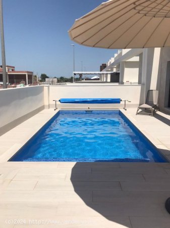 Villa en venta en Benijófar (Alicante)