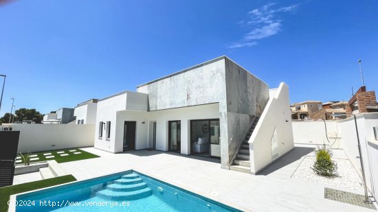 Villa en venta a estrenar en Pilar de la Horadada (Alicante)