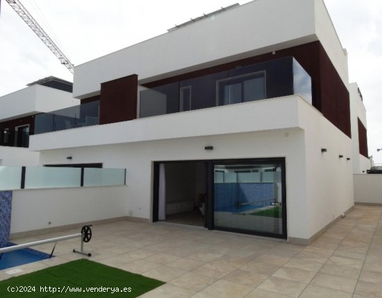 Villa en venta a estrenar en Pilar de la Horadada (Alicante)