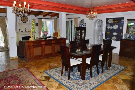  Villa en venta en Fuengirola (Málaga) 