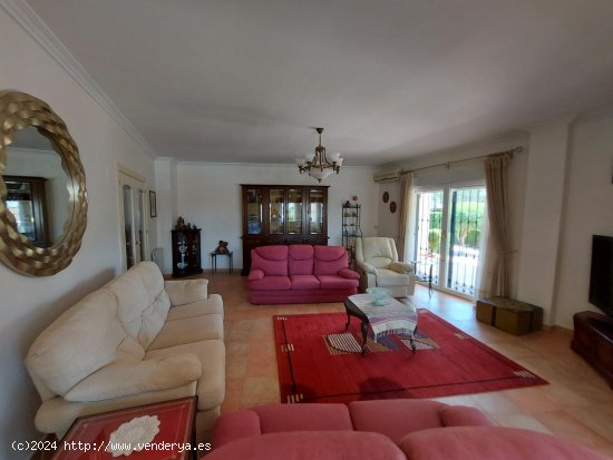 Villa en venta en Almoradí (Alicante)