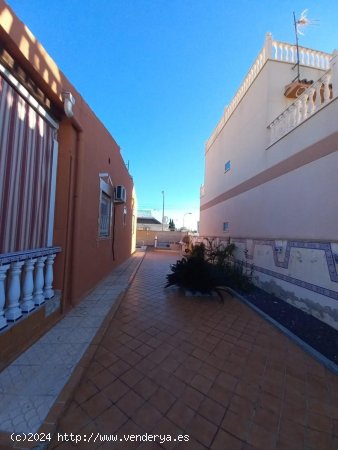 Villa en venta en Torrevieja (Alicante)