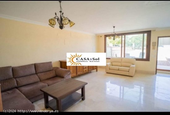 Villa en venta en Alhaurín de la Torre (Málaga)