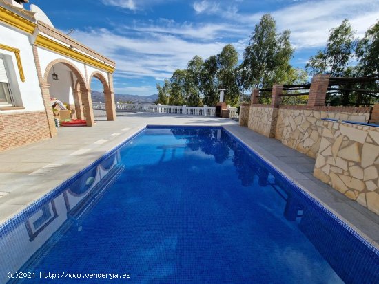 Villa en venta en Viñuela (Málaga)