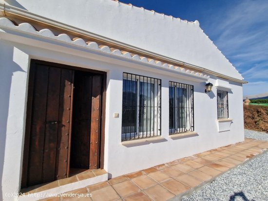 Villa en venta en Viñuela (Málaga)