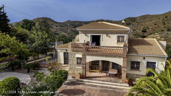 Villa en venta en Viñuela (Málaga)