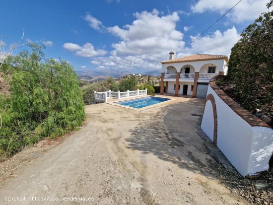 Villa en venta en Viñuela (Málaga)