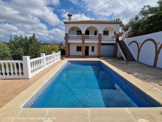 Villa en venta en Viñuela (Málaga)