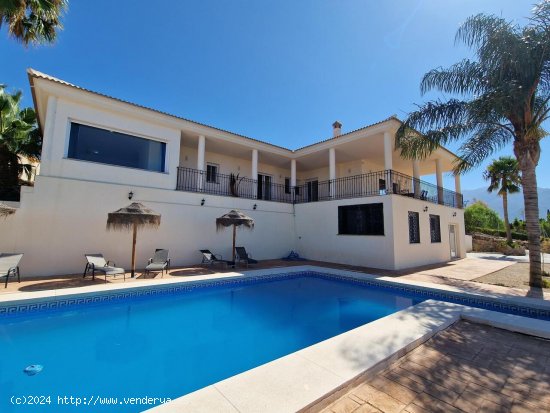 Villa en venta en Periana (Málaga)