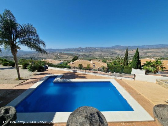 Villa en venta en Periana (Málaga)