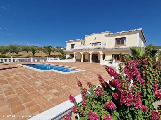 Villa en venta en Viñuela (Málaga)