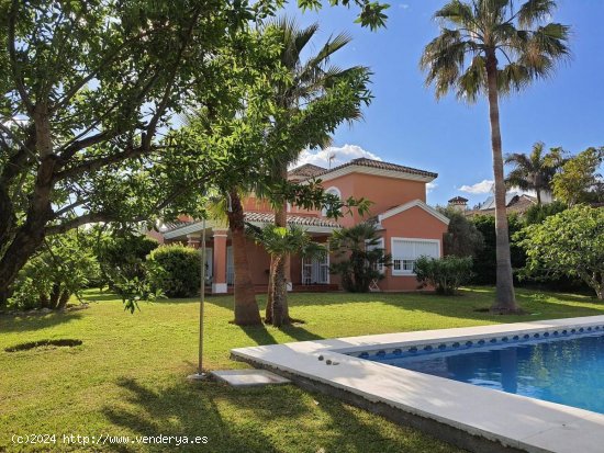 Villa en venta en Estepona (Málaga)