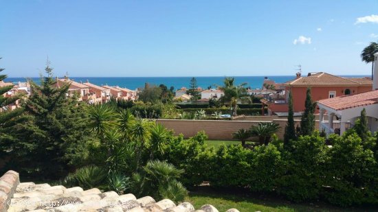 Villa en venta en Estepona (Málaga)