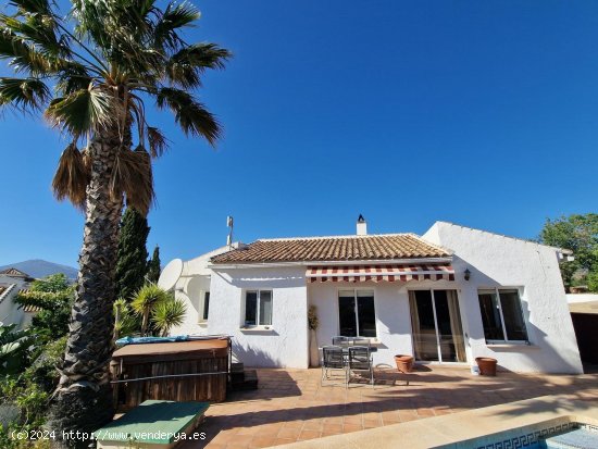 Villa en venta en Viñuela (Málaga)