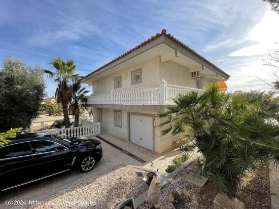 Villa en venta en Orihuela (Alicante)