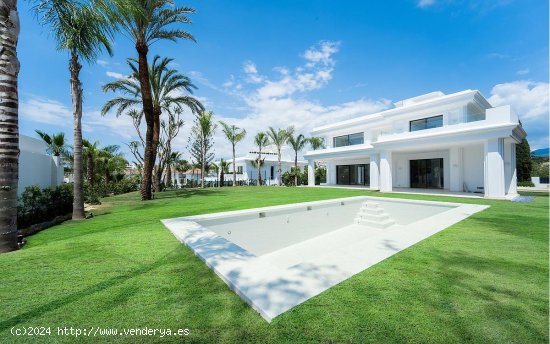  Villa en venta en Marbella (Málaga) 