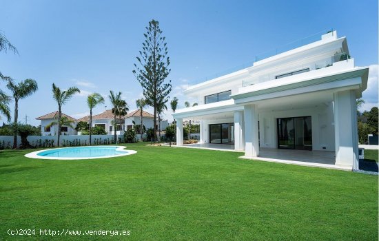  Villa en venta en Marbella (Málaga) 