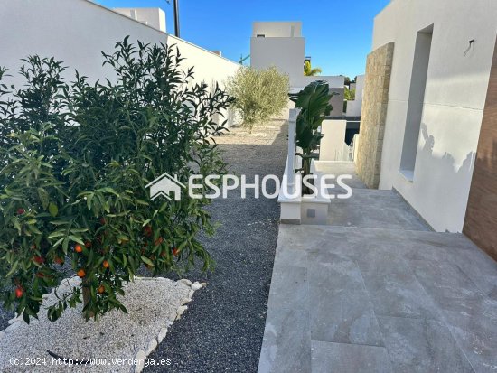 Casa en venta a estrenar en Finestrat (Alicante)