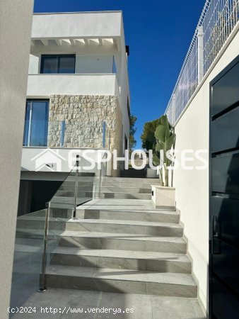 Casa en venta a estrenar en Finestrat (Alicante)