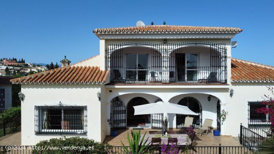 Villa en venta en Benajarafe (Málaga)