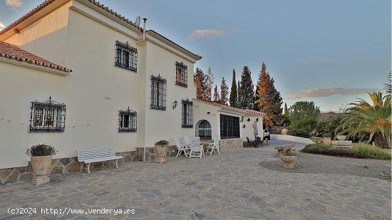 Villa en venta en Benajarafe (Málaga)