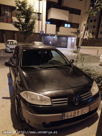 Renault Megane Dynamique de 2004 con 235.000 Km por 1.900 EUR. en Madrid