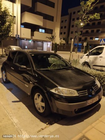 Renault Megane Dynamique de 2004 con 235.000 Km por 1.900 EUR. en Madrid