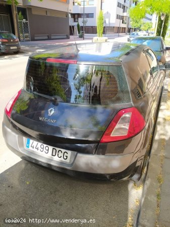 Renault Megane Dynamique de 2004 con 235.000 Km por 1.900 EUR. en Madrid