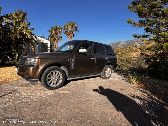 Land Rover Range Rover Vogue de 2011 con 177.000 Km por 25.500 EUR. en Malaga