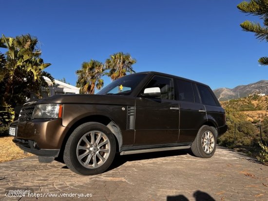 Land Rover Range Rover Vogue de 2011 con 177.000 Km por 25.500 EUR. en Malaga